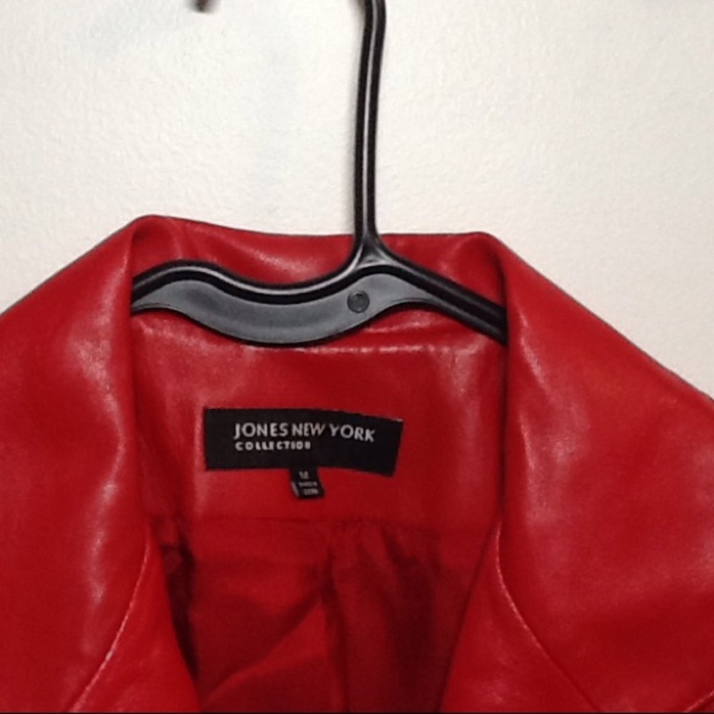 Jones New York women's 2 button leather jacket